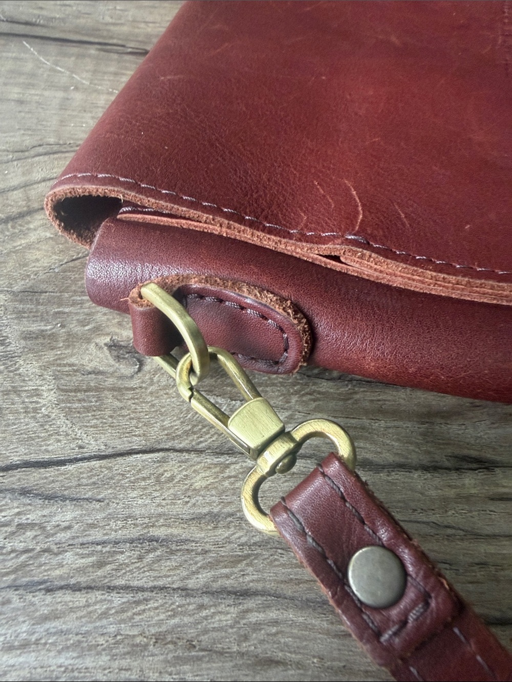 Portland Leather Women’s Rust Brown Leather Crossbody - Picture 9 of 9